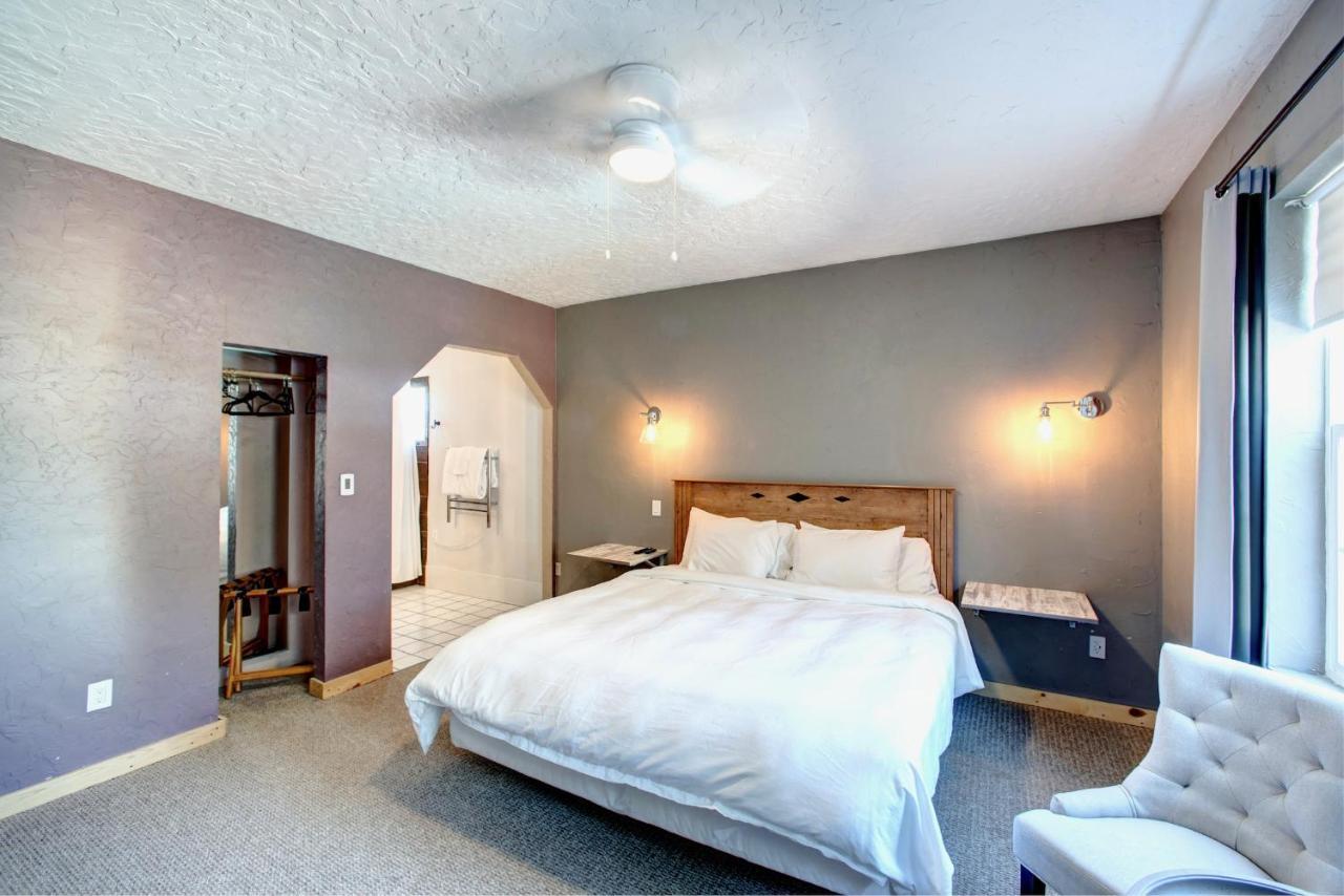 Eagle'S Landing Lodge 커스터 객실 사진
